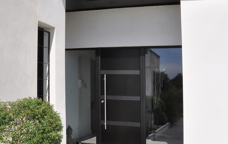 Notre gamme de portes d'entr&eacute;e en ALU CLASSIQUE et CONTEMPORAINE &agrave;&nbsp;NIVOLAS VERMELLE
